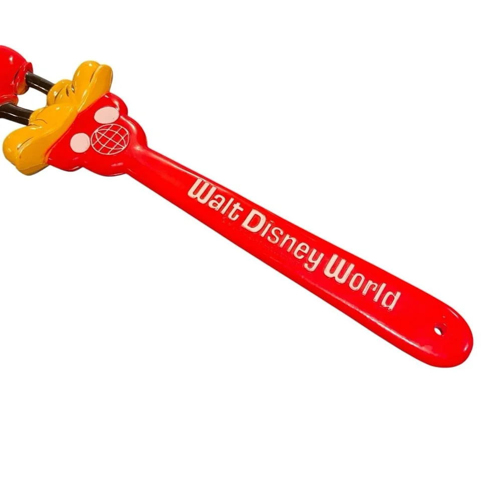 Vintage Walt Disney World Back Scratcher Mickey Mouse Arms Up Classic